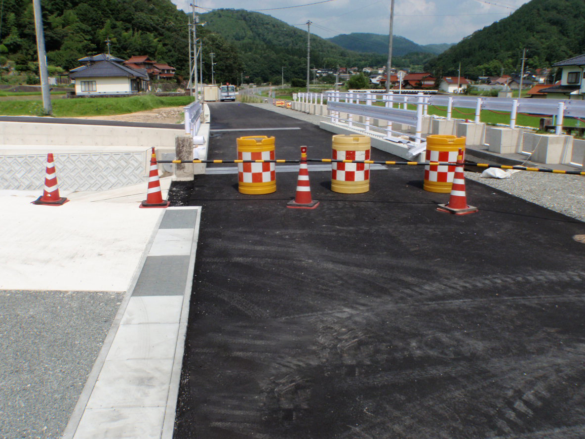 主要地方道吉田豊栄線　交通安全施設等整備工事